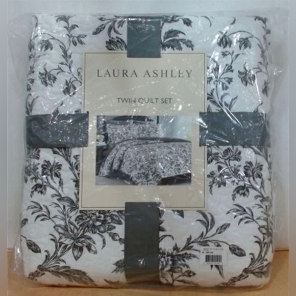 Laura Ashley 2pc Amberley Collection Quilt Set, Twin Black - Picture 2 of 2